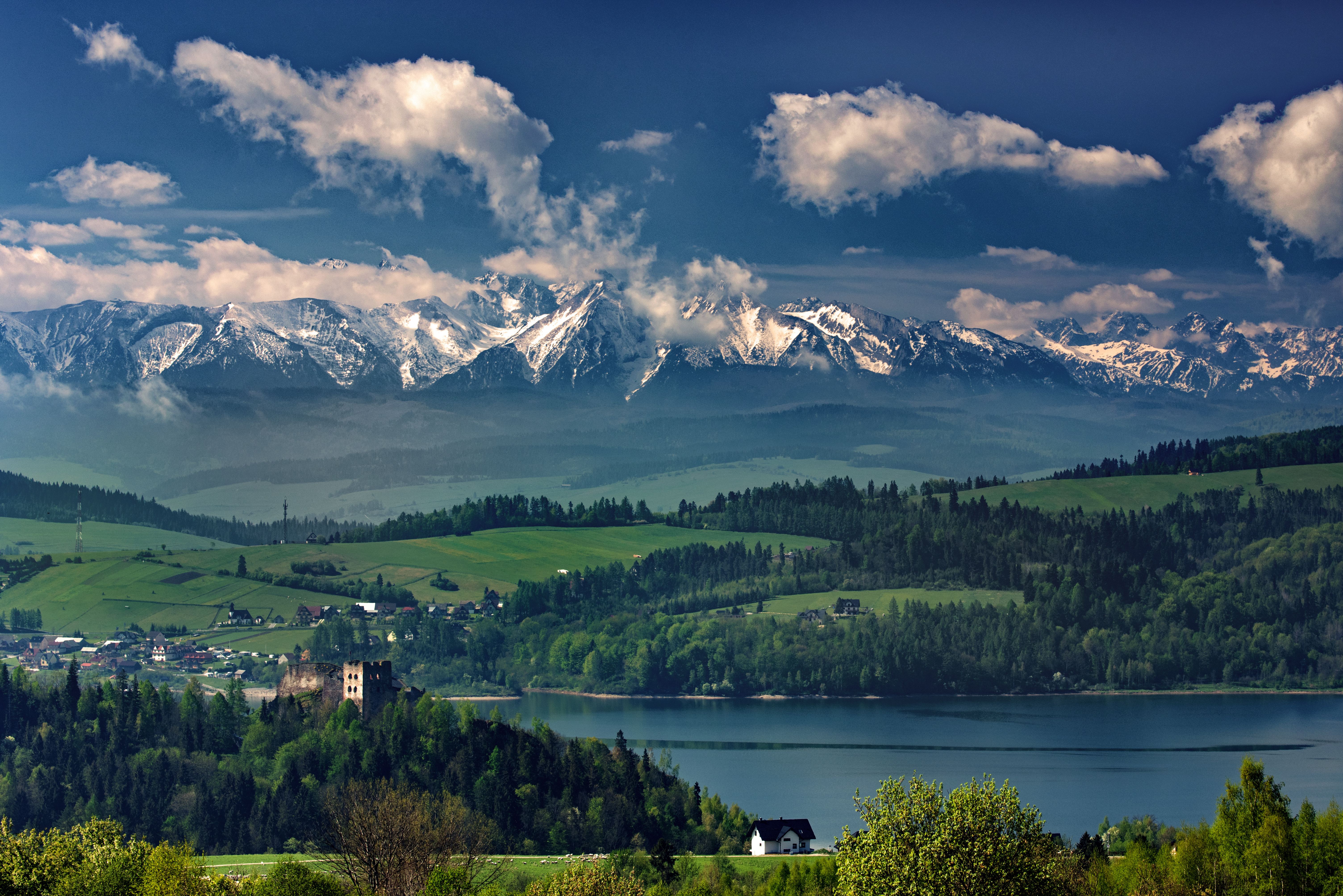 Jezioro Czorsztyńskie, w tle Tatry